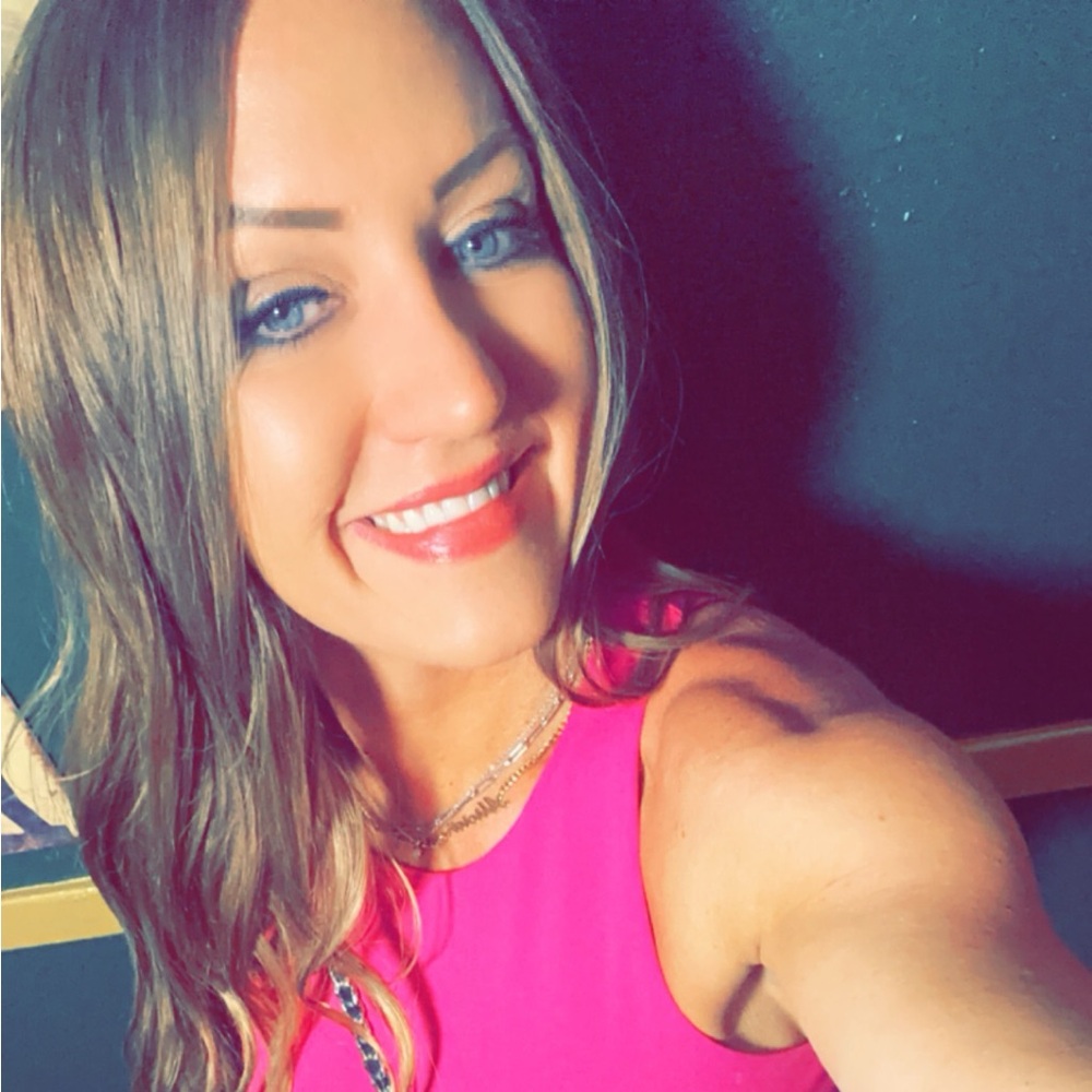Meet your Posher, Alicia